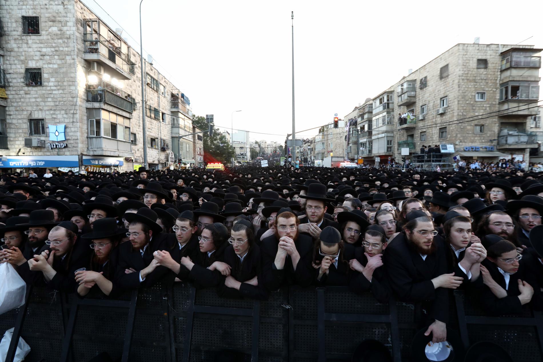 Torussia: לובי נשי בחדרי חרדים